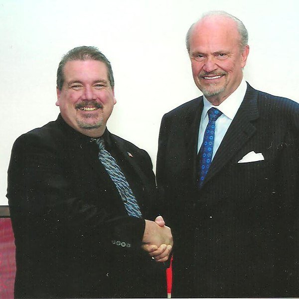 Kevin Jordan of American Central Force on protection detail with Senator Fred Thompson